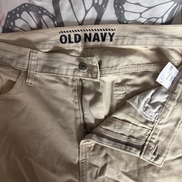 Old navy khaki soft casual pants - Picture 2 of 3